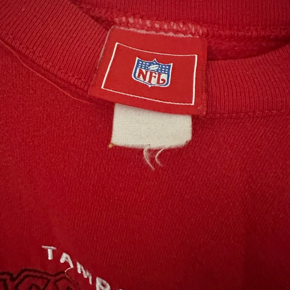 Tampa Bay Buccaneers Sweatshirt - Picture 2 of 2